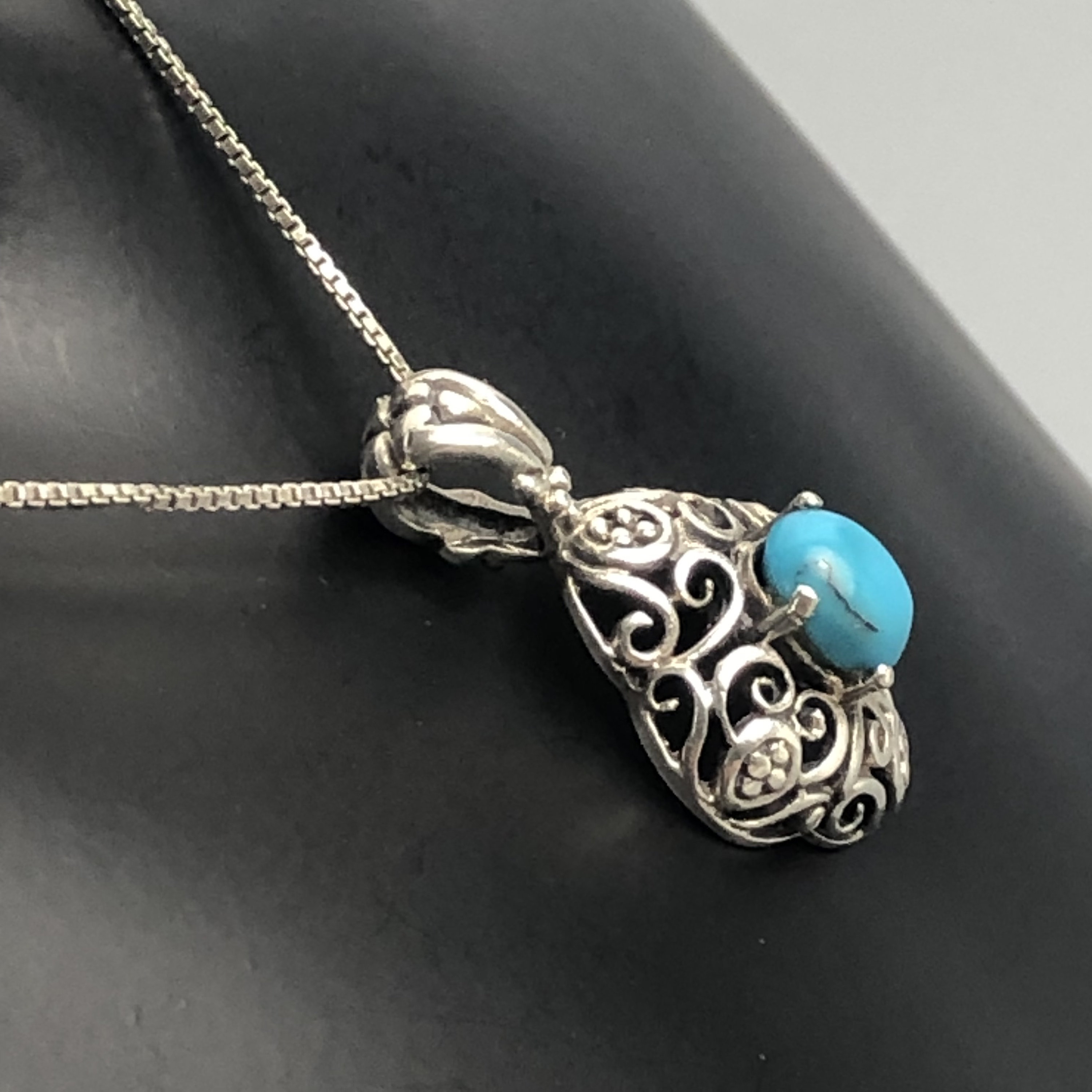 ターコイズ スターリングシルバー スクロールペンダントネックレス