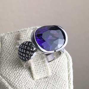 Estate Lia Sophia Silver Tone Cocktail Statement Ring with Faceted Oval Purple Glass Stone / Size 7