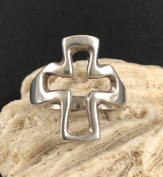 Sterling Silver Openwork Cross Shaped Statement R… - image 5