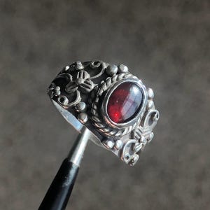 Sterling Silver Red Garnet Cabochon Overlay Construction Filigree Statement Ring / Size 6.5 / Floral Silver Appliqué Red Gemstone