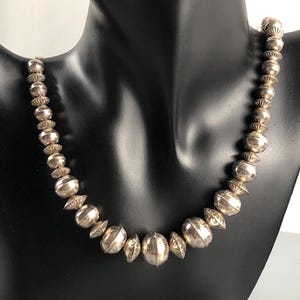 Vintage Southwestern Sterling Silver Graduated Stamped Saucer Shaped Bench Beads Necklace / 21.5 Inch-Long