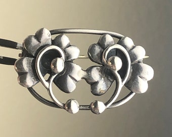 Floral Repousse Sterling Silver Pin Brooch / Vintage Art Nouveau Style 3D 925 Solid Silver Oval Botanical Brooch