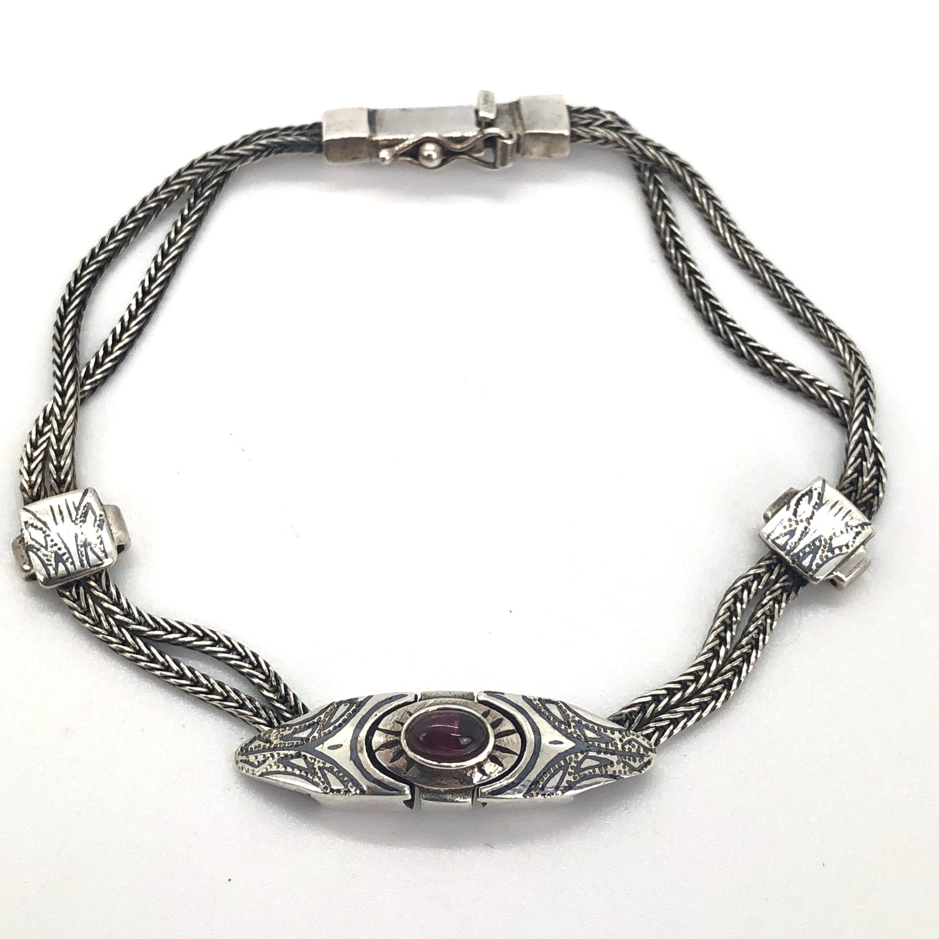 925 Sterling Silver Polished Box Catch Closure Garnet Bracelet 7.5 Inch Box Clasp Jewelry Gifts for Women 925 Sterling Silver Polished Box Catch Closure Garnet Bracelet 7.5 Inch Box Clasp Jewelry Gifts for Women