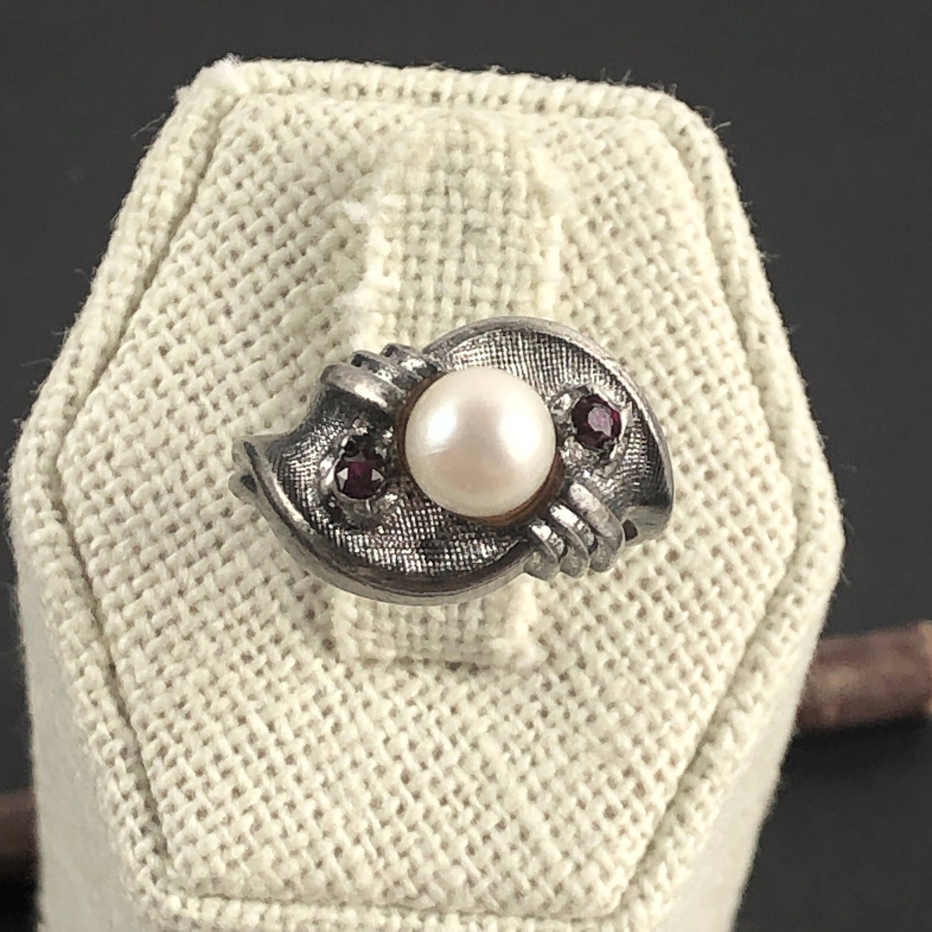 ヴィンテージ ファセット ルビー レッド トパーズとパール