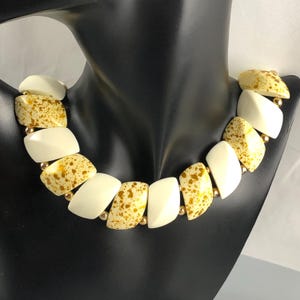 Vintage Cleopatra Style Cream and Gold Flake Panel Choker Collar Statement Necklace /14 Inch long / Acrylic, Retro