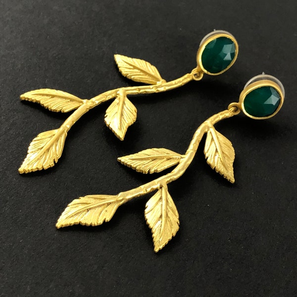 Large Estate Green Onyx, Gold Tone Brass Pierced Dangle Earrings / Leaf, Botanical Motif