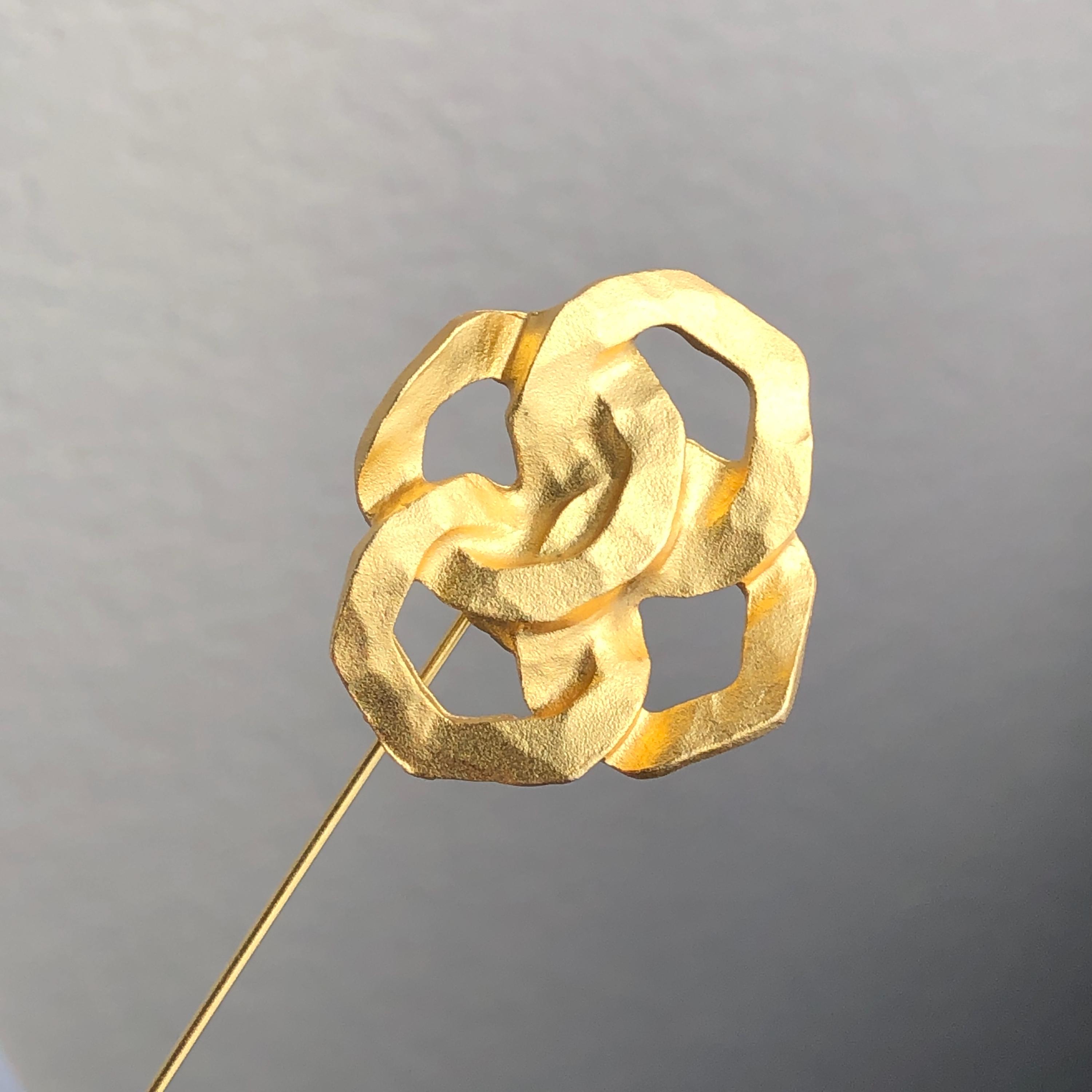Broche Signée Cécile Jeanne, Couleur Or - Bijou D'occasion En Très Bon état (TBE)