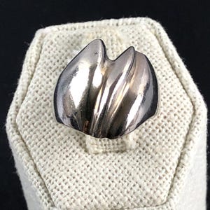 Taxco Sterling Silver Modernist Avantgarde Asymmetric Ribbed Domed Statement Ring / Size 6.5 / Signed TF-55 / Mexican Silver