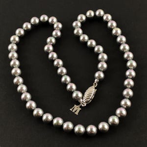Vintage Majorica Gray Peacock Iridescent Pearl Choker/7 MM Hand Knotted Beaded Necklace/Faux, Imitation Pearls/18”/Sterling Silver Clasp