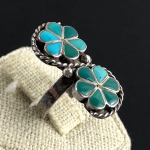 Vintage Southwestern Zuni Sterling Silver and Turquoise Floral Statement Ring / Size 6.5
