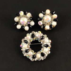 Vintage HOBE Black and White Brooch and Clip-On Cluster Earrings Set/Faceted White and Clear Aurora Borealis AB and Black Glass Stones
