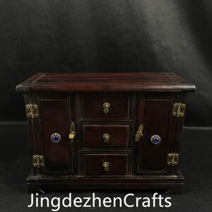 Chinese antique hand-carved rosewood cabinet ornaments, beautiful in shape, worthy of collection