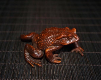 Natural boxwood hand-carved frog statue