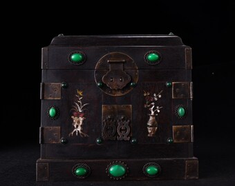 Chinese pure hand-carved blood sandalwood inlaid gem official box, which is valuable for collection and can be used