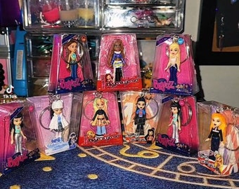 Bratz Mini Flashback Series Baddie Keychain Bundle