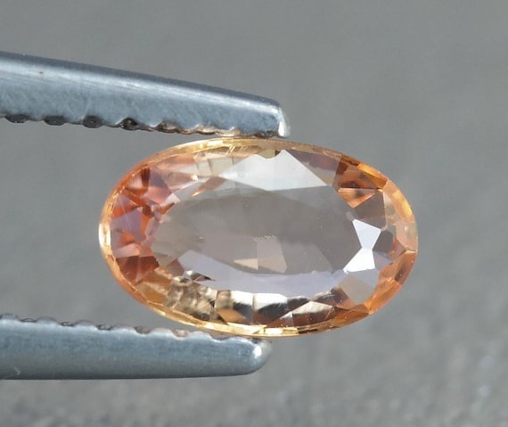 Saphir Rose Orangé Naturel De Madagascar - 4 Mm - 0.40 Carats - Traité Be