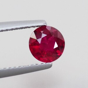 1,29 ct certifierad naturlig rubin RD 6 mm duvblod 100 % äkta naturlig