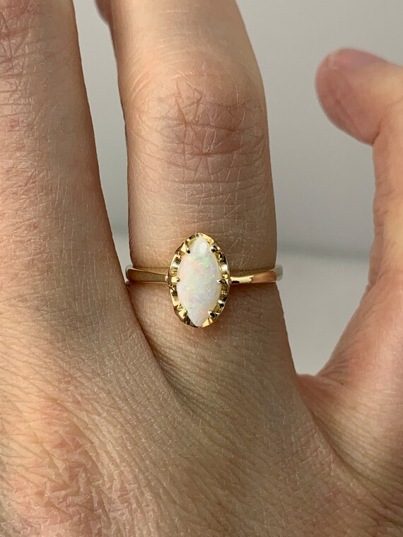 Estate 10kt Genuine Opal Ring - image 2