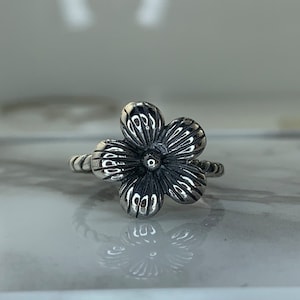 Estate Sterling Silver Flower Ring