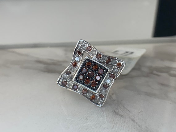 Estate 10kt White Gold Red and White Diamond Ring