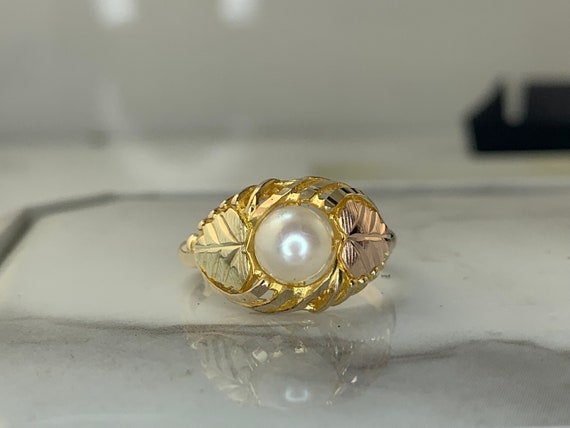 Estate 10kt Black Hills Gold Pearl Ring - image 1