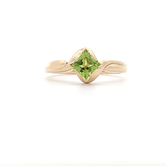 Estate 14kt Genuine Peridot Ring - image 3