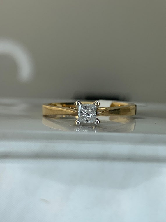 Estate 14kt .20ct Diamond Solitaire Ring - image 1