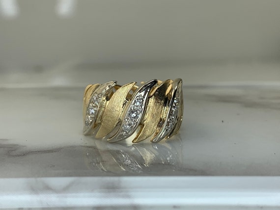 Estate 14kt Diamond Ring - image 1