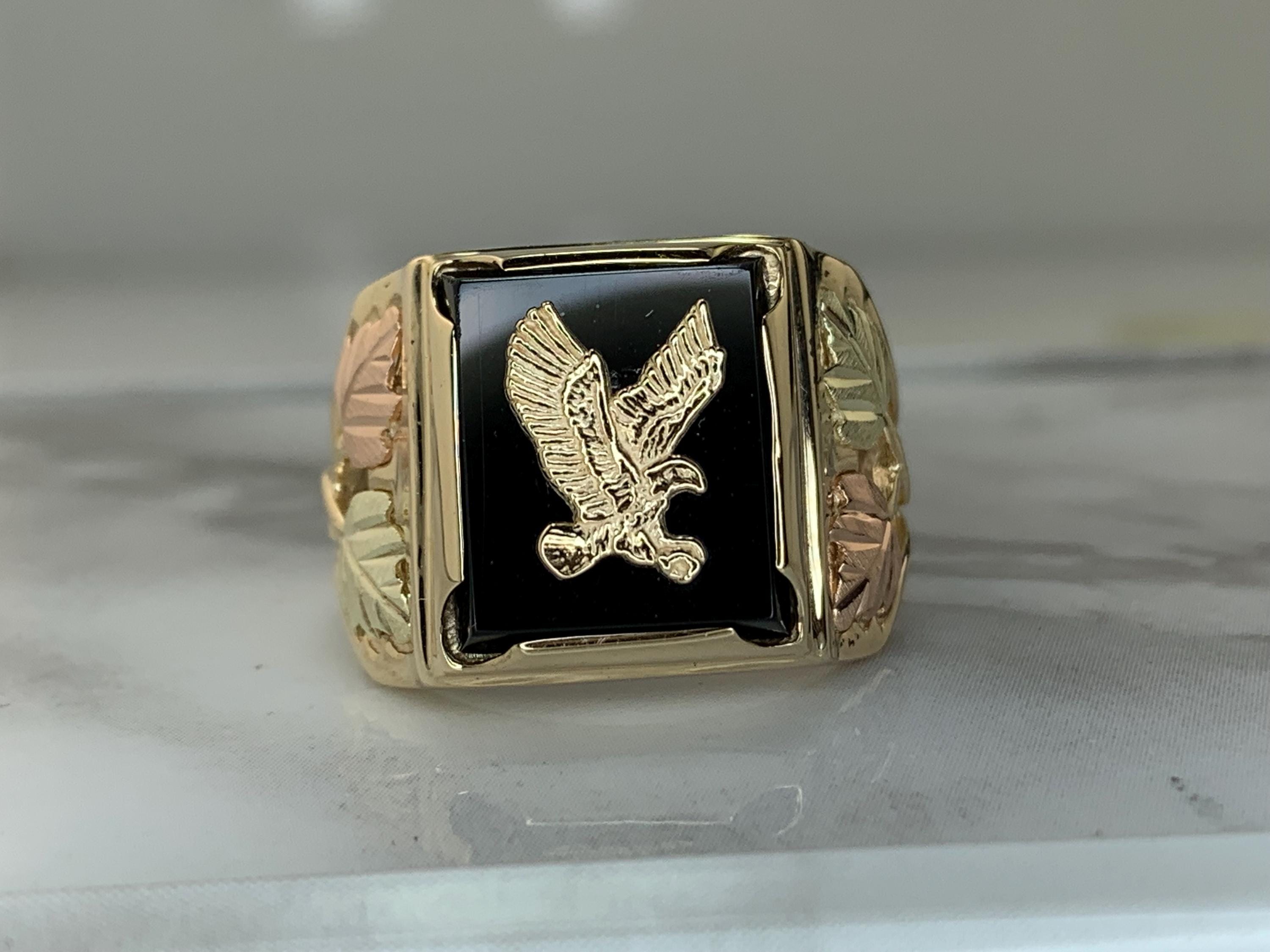 アクセサリー CALEE Eagle Motif Gold Tone Ring Estate 10kt Black Hills Gold Black Onyx Eagle Ring Size 12.25 - Etsy