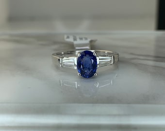 Estate 18kt Genuine Sapphire and Diamond Ring