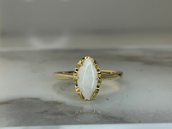 Estate 10kt Genuine Opal Ring - image 1