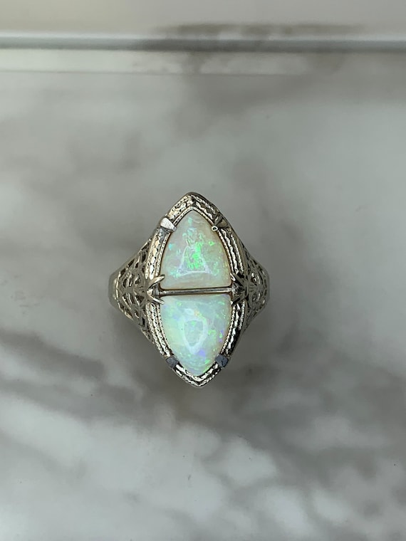 Estate 14kt Genuine Opal Ring