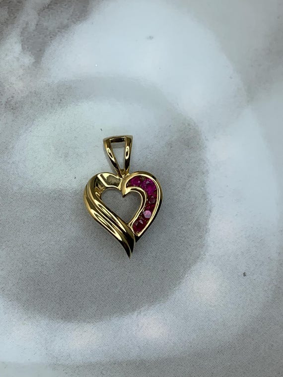 Estate 14kt Genuine Ruby Heart Pendant .63"