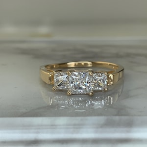 Estate 14kt CZ Three Stone Ring