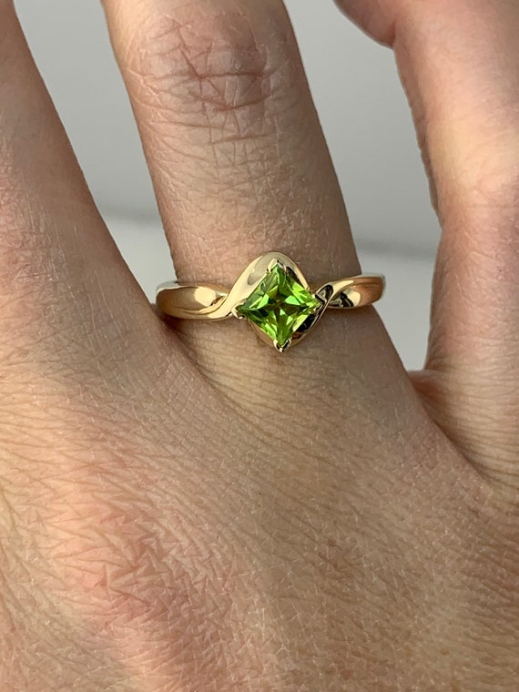 Estate 14kt Genuine Peridot Ring - image 7