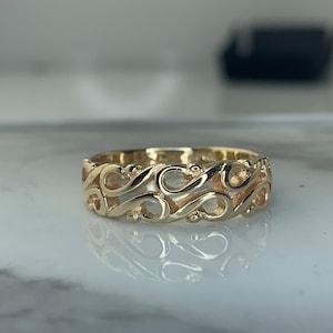 Estate 14kt Swirl Band