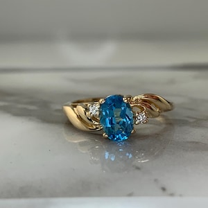 Estate 10kt Genuine Blue Topaz and Diamond Ring