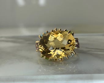 Anillo Estate de 10 kt con citrino, topacio, peridoto y amatista genuinos