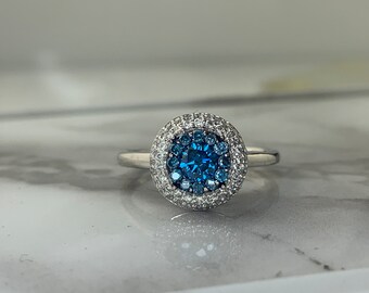 Estate 14kt .75cttw Blue and White Diamond Ring