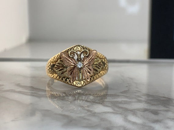 Estate 10kt Black Hills Gold Diamond Ring