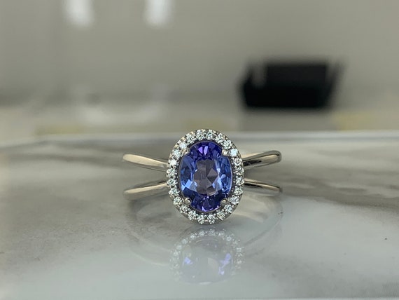 Estate 14kt Genuine Tanzanite and Diamond Ring - image 1