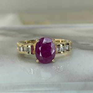 Estate 10kt Genuine Ruby and Diamond Ring