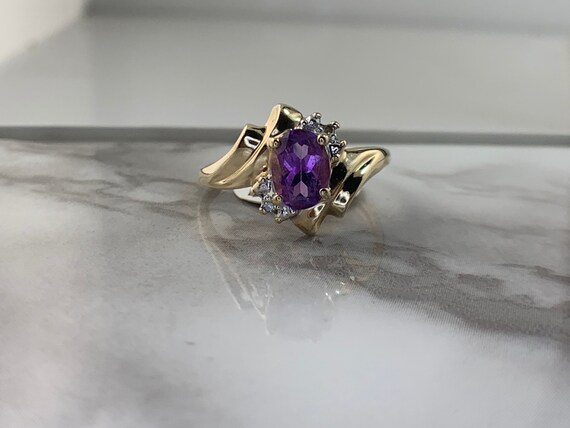 Estate 10kt Amethyst Ring