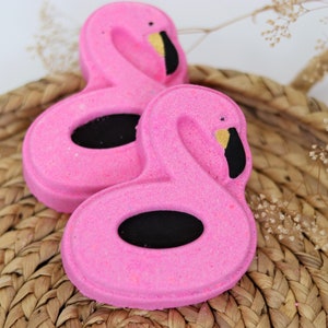 Flamingo Bath Bomb, Summer Bath Fizzy, Pink Bath Bomb, Large Bath Bomb, Summer Spa Gift, Spring Bath Bomb, Animal Bath Bomb