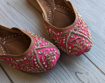 Bridal shoes / women&#39;s handmade shoes  / wedding shoes / Ethnic footwear / pearl ballet shoes / flats / pink pearl shoes / khussa / jutti