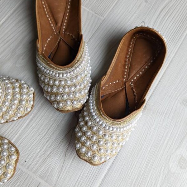 Handmade pearl soes /  flats / wedding shoes / jutti / khussa / handmade comfortable and chic ballet shoes