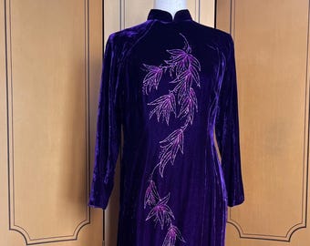 Vintage velvet tunic, asian inspired, in purple with glittery flowers, size S