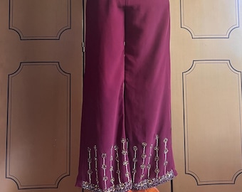 Pantalones anchos vintage color burdeos con lentejuelas, talla S