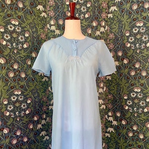 Vintage nightgown in baby blue, size 8