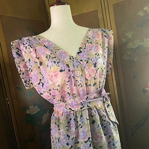 Vestido de verão vintage sem mangas com estampa floral, tamanho 10